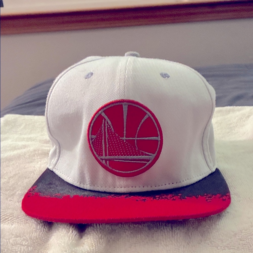 Mitchell & Ness White Cap with Red Embroidery
